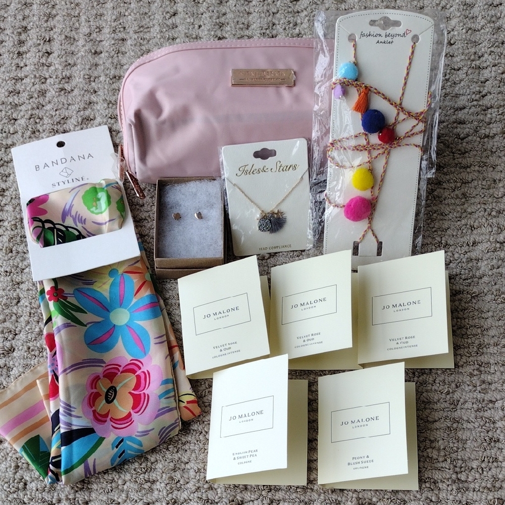 Beauty, Jewelry And Accessory Bundle. 10 Items